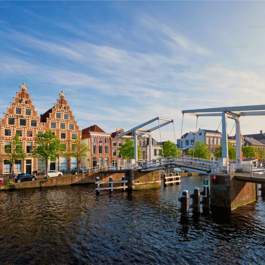 Touringcar huren Leiden