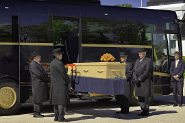 Royal Beuk, Funeral coach