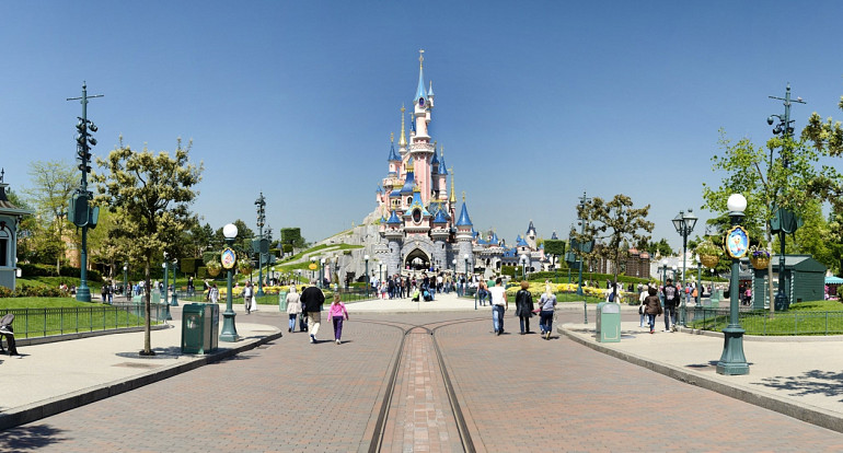 Koninklijke Beuk, Schoolreisje, Disneyland