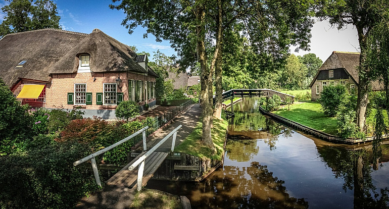 Royal Beuk, Group Travel, DMC, Holland - Giethoorn, Enkhuizen and reclaimed land