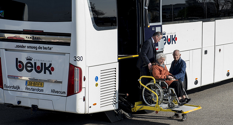 Koninklijke Beuk, rolstoelvervoer, rolstoeltouringcar