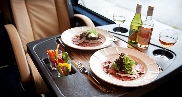 Koninklijke Beuk, VIP vervoer, VIP le Prestige, on board catering