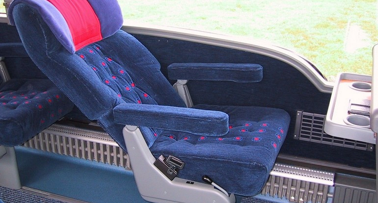 Koninklijke Beuk, Business Class vervoer, Business Class touringcar fauteuil