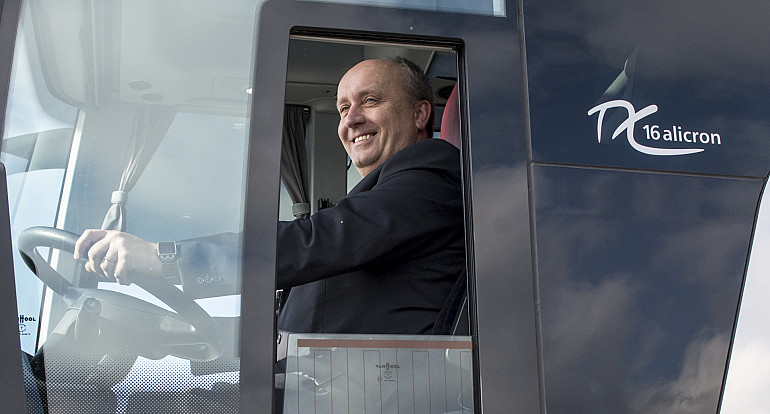 Koninklijke Beuk, Business Class vervoer, Chauffeur