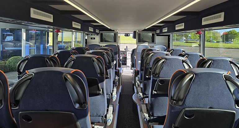 Koninklijke Beuk, Comfort Class vervoer, Dubbeldekker, beneden