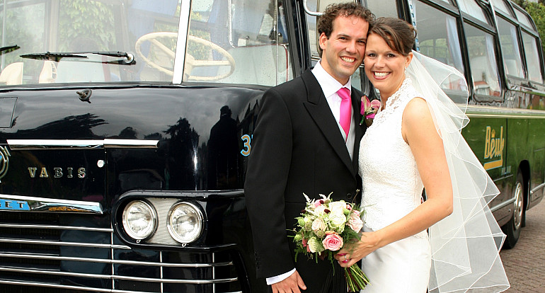 Trouwvervoer, all you need is love Beukbus