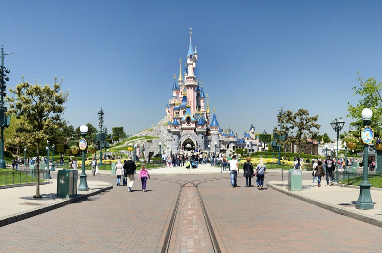 Koninklijke Beuk, Schoolreisje, Disneyland