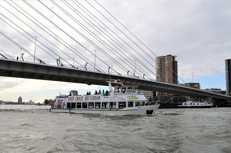 Met Horizon Tours en Koninklijke Beuk op ontdekking door Rotterdam