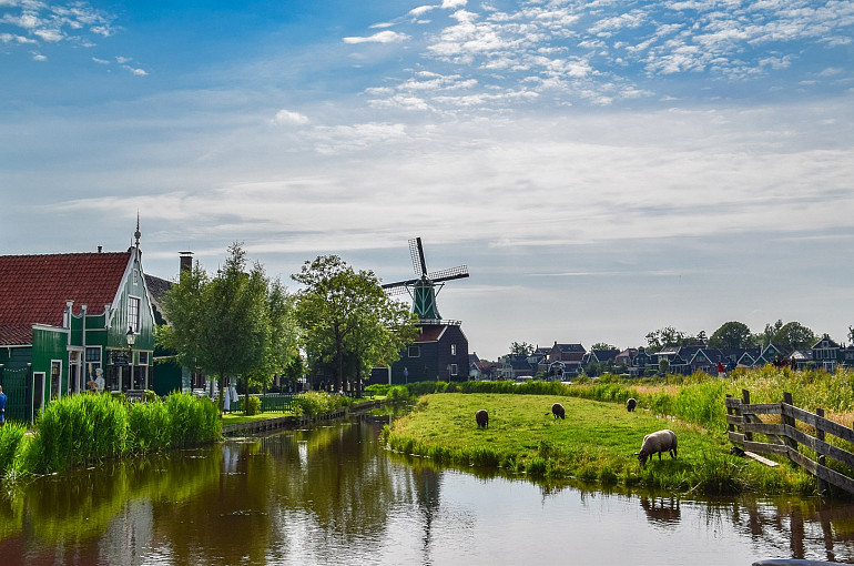 Koninklijke Beuk, Lezersreis - Varen van Amsterdam naar de Zaanse Schans