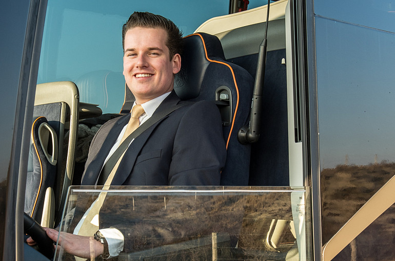 Koninklijke Beuk, Comfort Class vervoer - Stijlvolle standaard, chauffeur