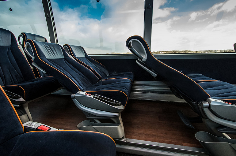 Koninklijke Beuk, Royal Class bus trips, Royal Class armchairs