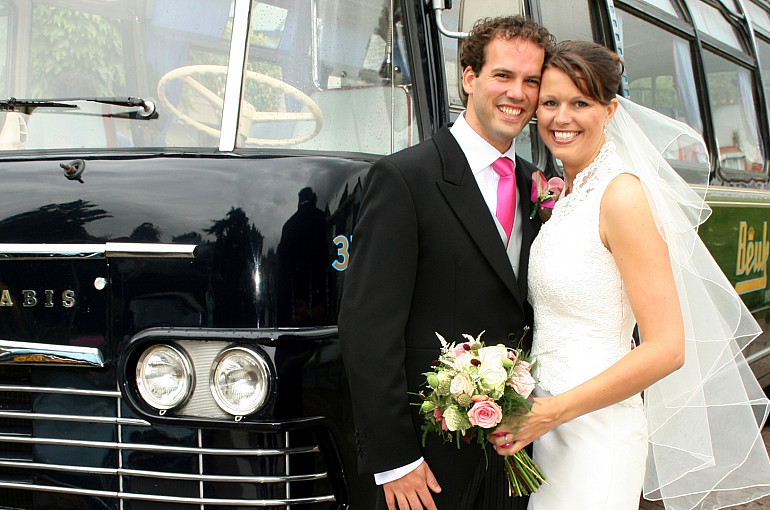 Trouwvervoer, all you need is love Beukbus