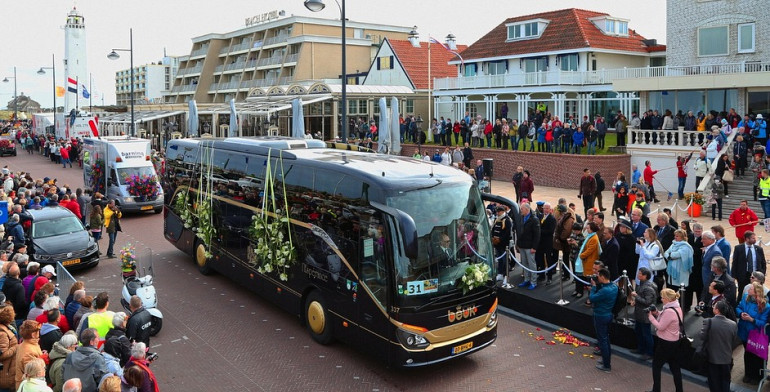 Bloemencorso Noordwijk met Koninklijke Beuk