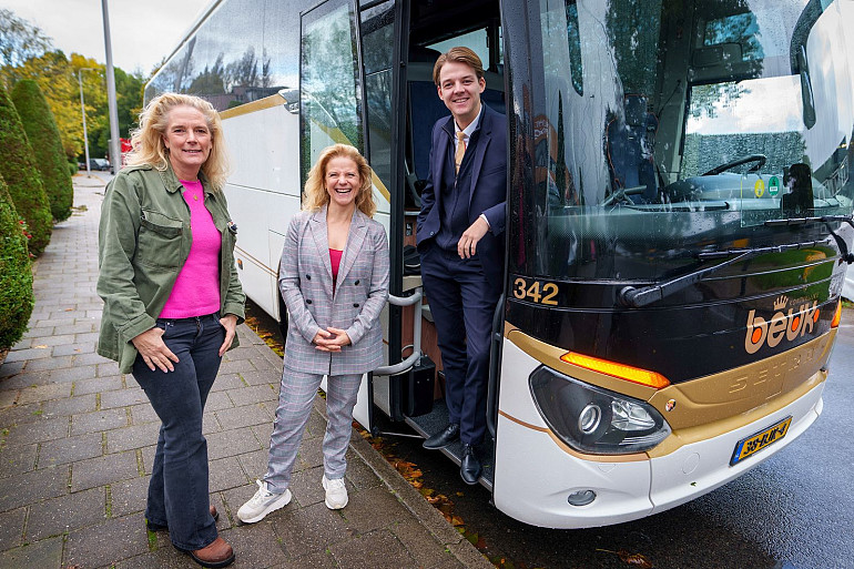 Neem me Mee, Koninklijke Beuk